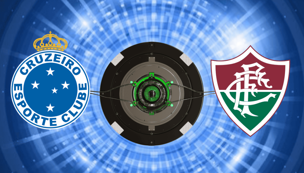 Jogadores do Cruzeiro e do Fluminense disputando a bola em um estádio de futebol durante o Brasileirão.