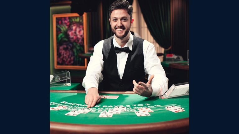 Infinite Blackjack jogo grátis: imagem editorial do perfil no SafeCasinoCompare