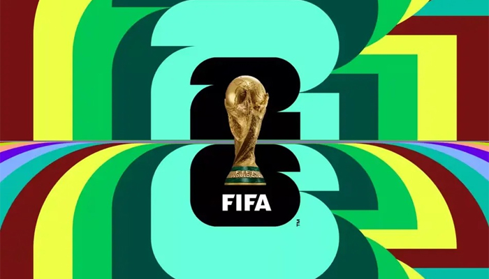 Uma pessoa segurando um smartphone, com ícones de cadeado e escudo flutuando ao redor, e um fundo desfocado com elementos de futebol e dinheiro, ilustrando segurança digital