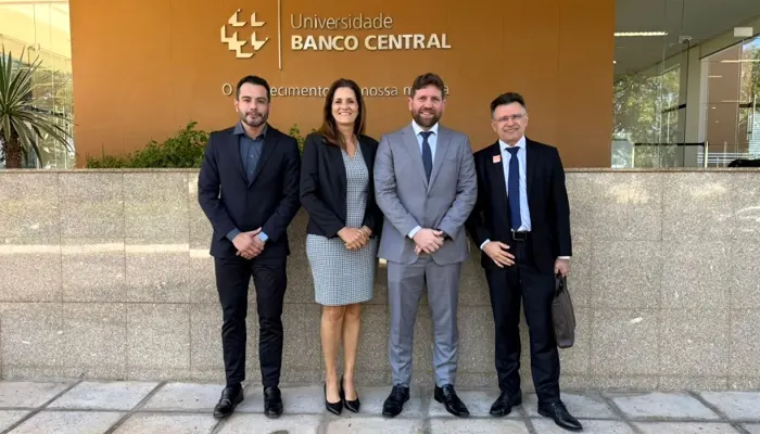 Representantes da Lotep e outros reguladores em reunião do COAF em Brasília.