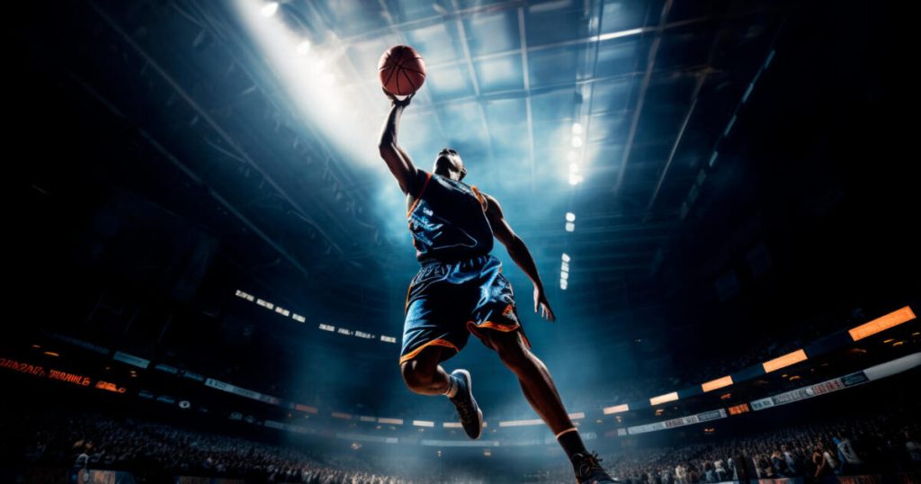 Jogador de basquete driblando com placar de jogo e estatísticas PRA (Pontos, Rebotes, Assistências) em destaque